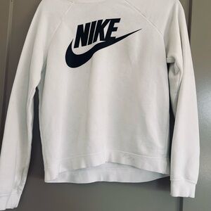 Women’s Nike White Sweatshirt